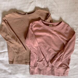 Lot of 2 long sleeved t-shirts